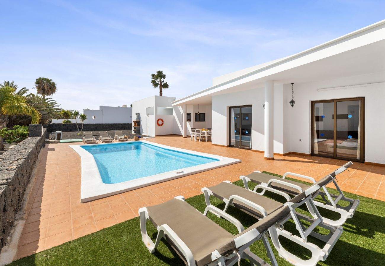 Villa à Playa Blanca - Villa Dafne by Escape Home