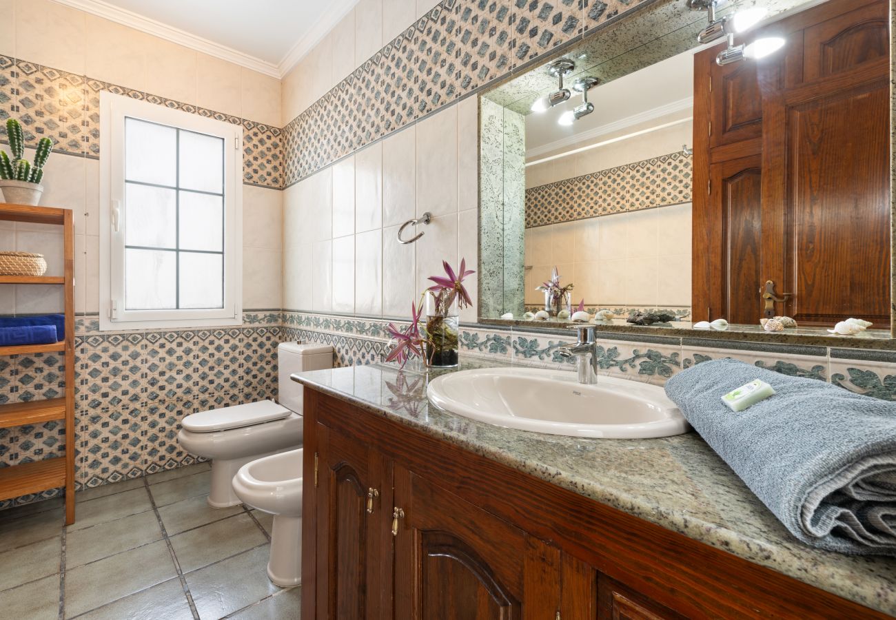 Villa à Nazaret - Casa Strelitzia by Escape Home