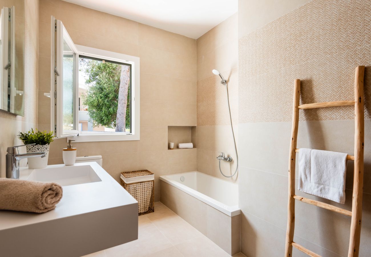 Villa à Cala Blanca - Villa Jose by Escape Home