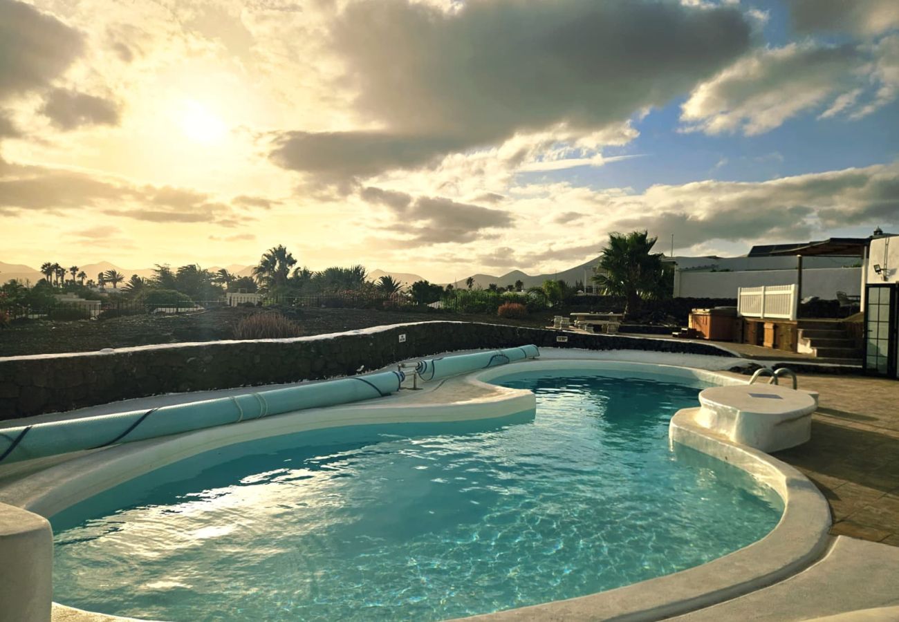 Villa à Puerto del Carmen - Casa Anabella by Escape Home