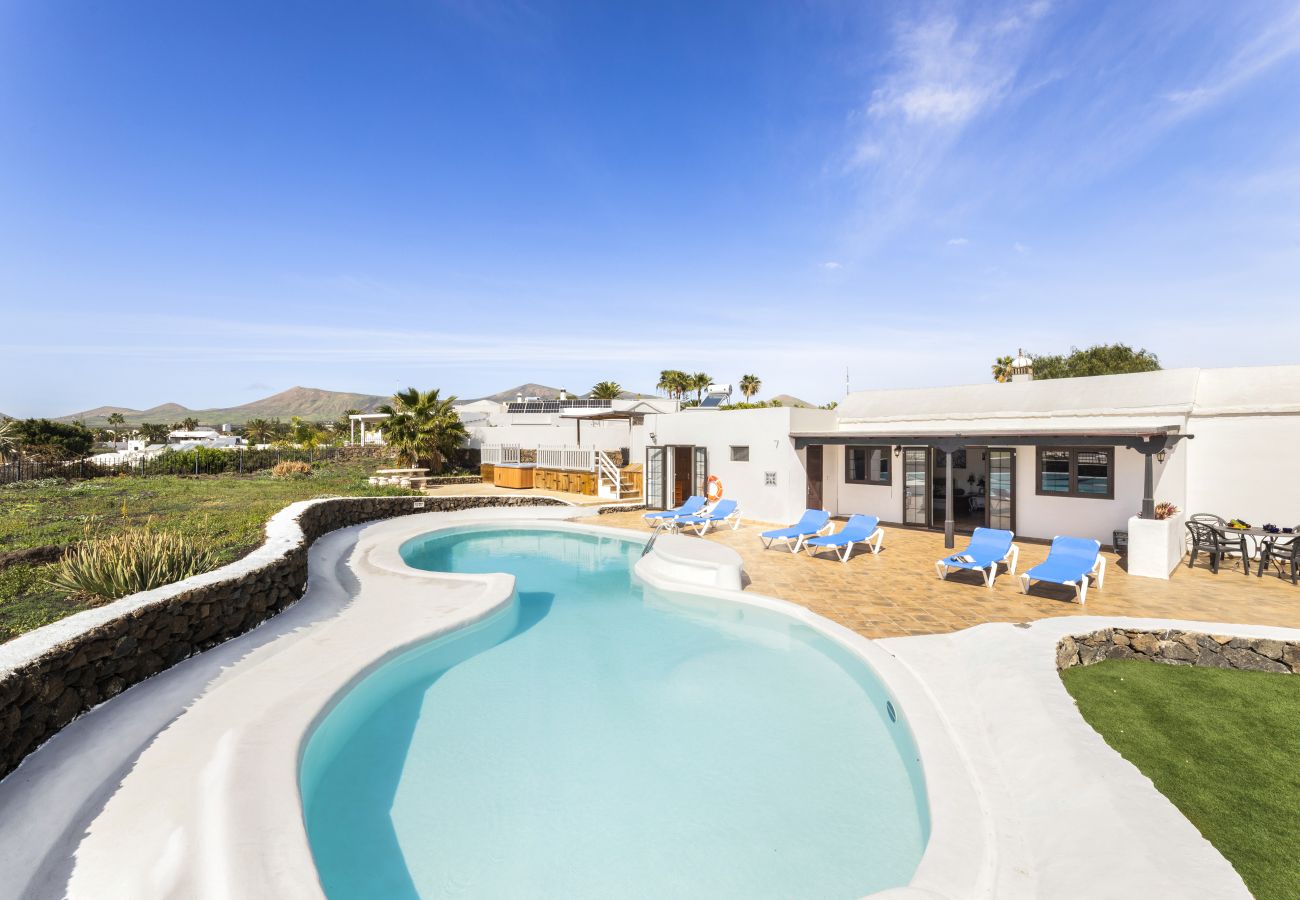 Villa à Puerto del Carmen - Casa Anabella by Escape Home