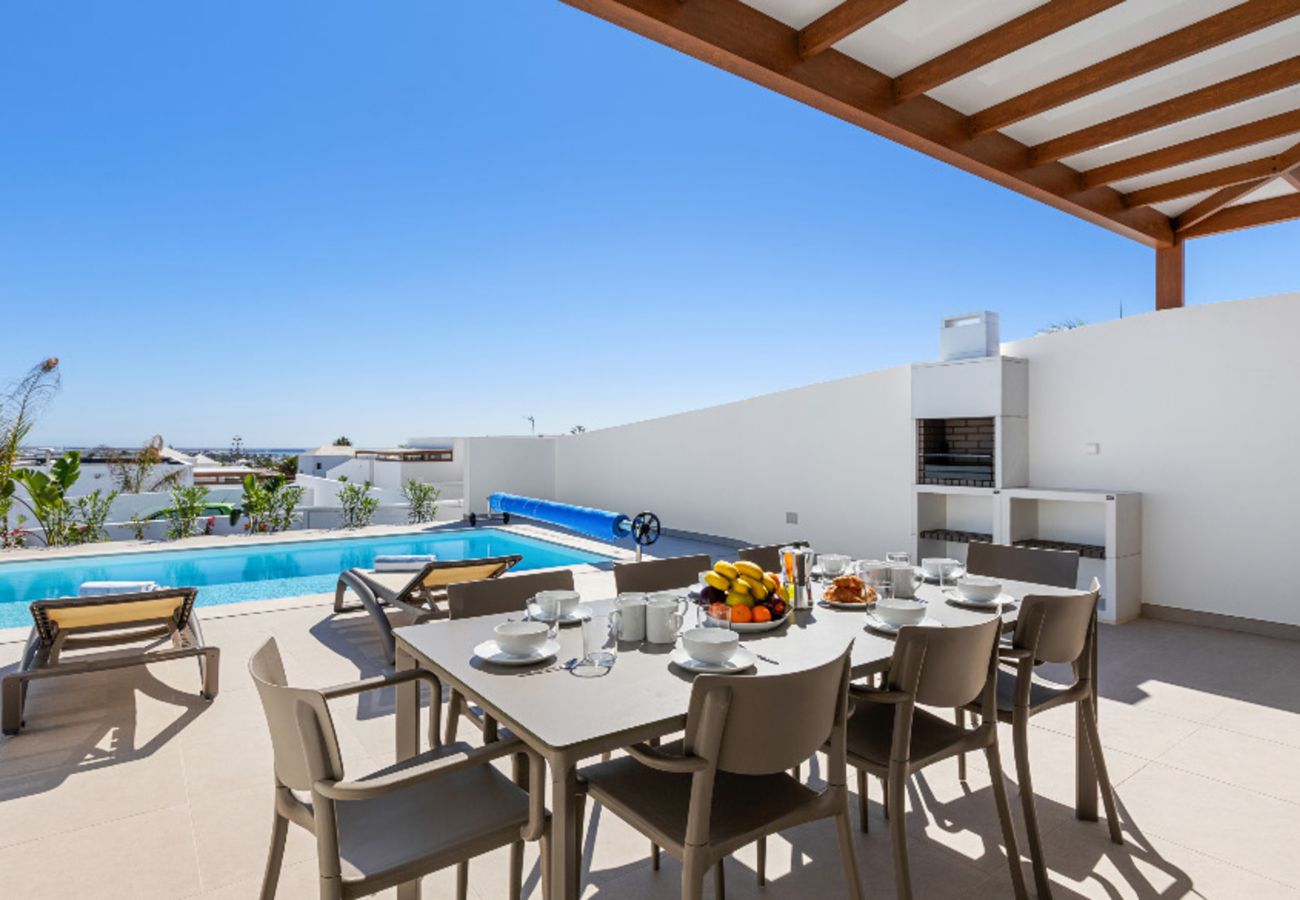 Villa à Playa Blanca - Villa Los Altos Blanca 8A by Escape Home