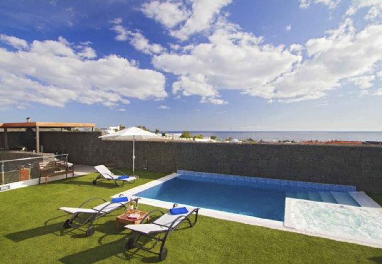 Villa à Puerto Calero - Casa Carlota by Escape Home